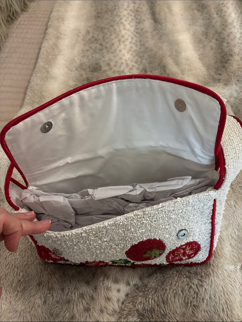 Beaded Tomato Purse - Picture 2 of 3